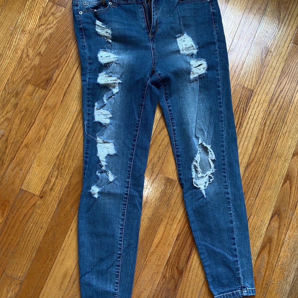 Forever21 plus distressed jeans